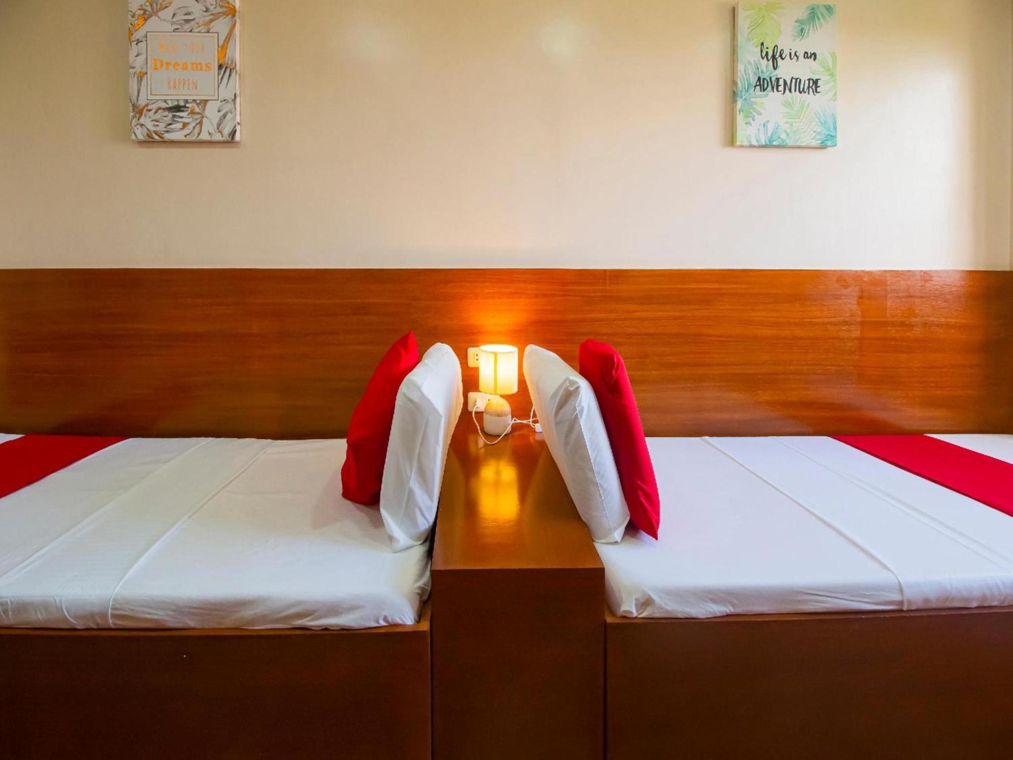 Super Oyo 832 The Teepee Place Hostel & Residence Inn Cebu Esterno foto