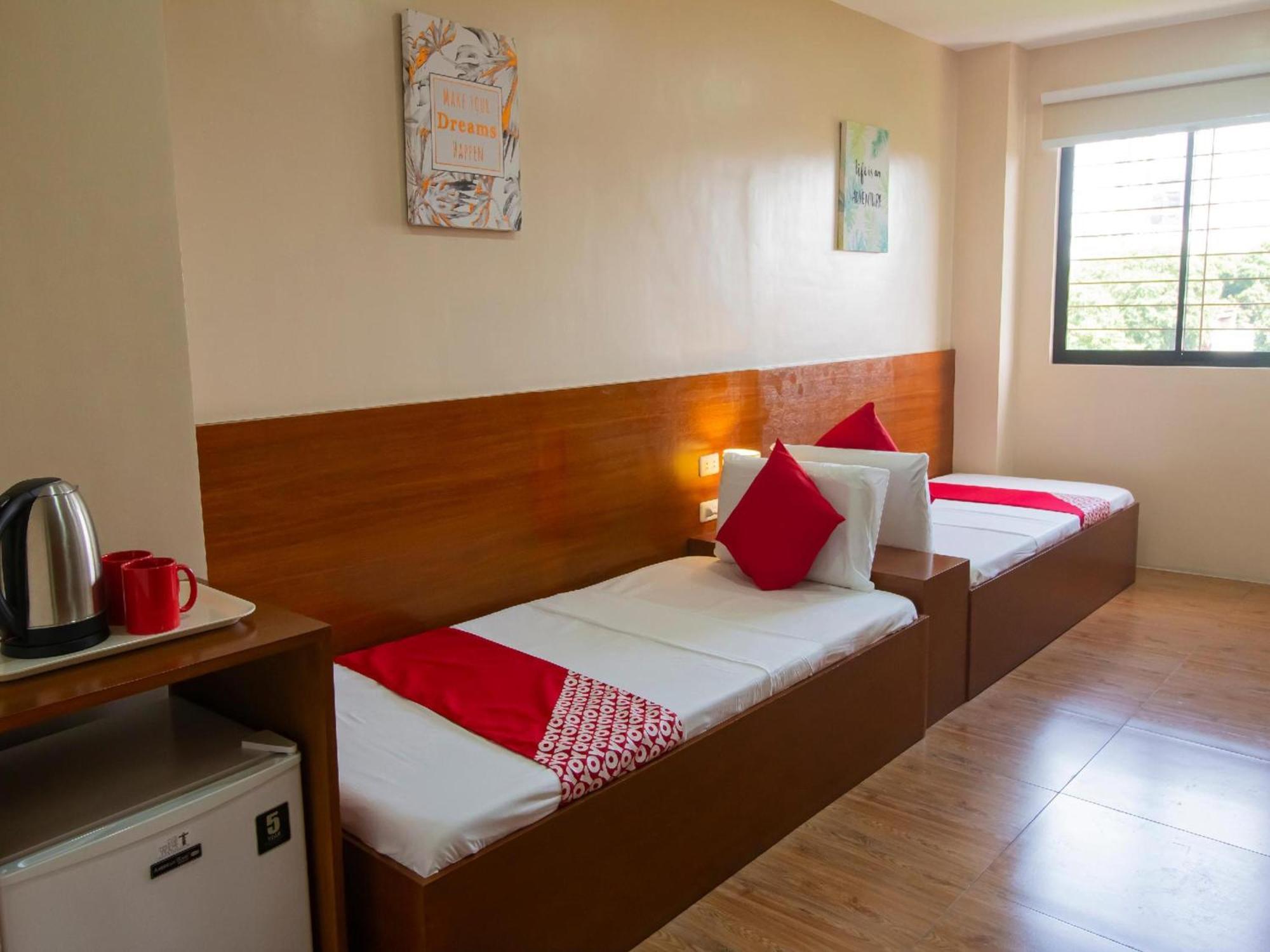 Super Oyo 832 The Teepee Place Hostel & Residence Inn Cebu Esterno foto
