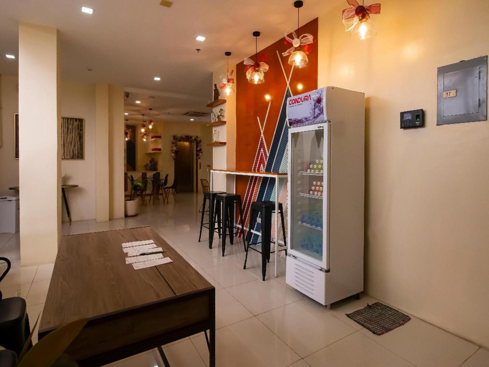 Super Oyo 832 The Teepee Place Hostel & Residence Inn Cebu Esterno foto