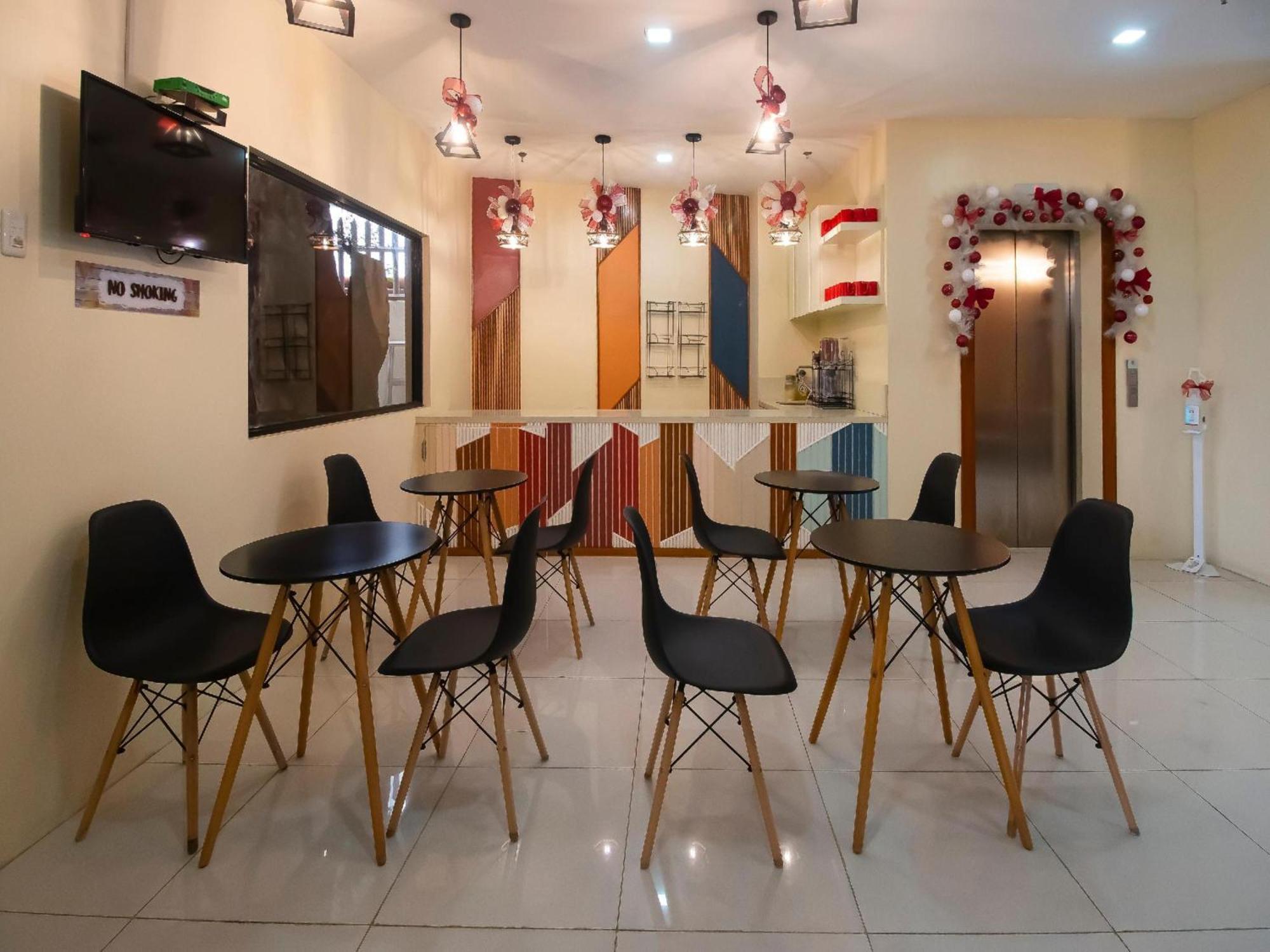 Super Oyo 832 The Teepee Place Hostel & Residence Inn Cebu Esterno foto